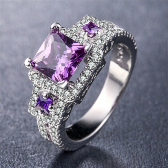 Jewelry - Beautiful 925 Silver Princess Cut Amethyst Ring